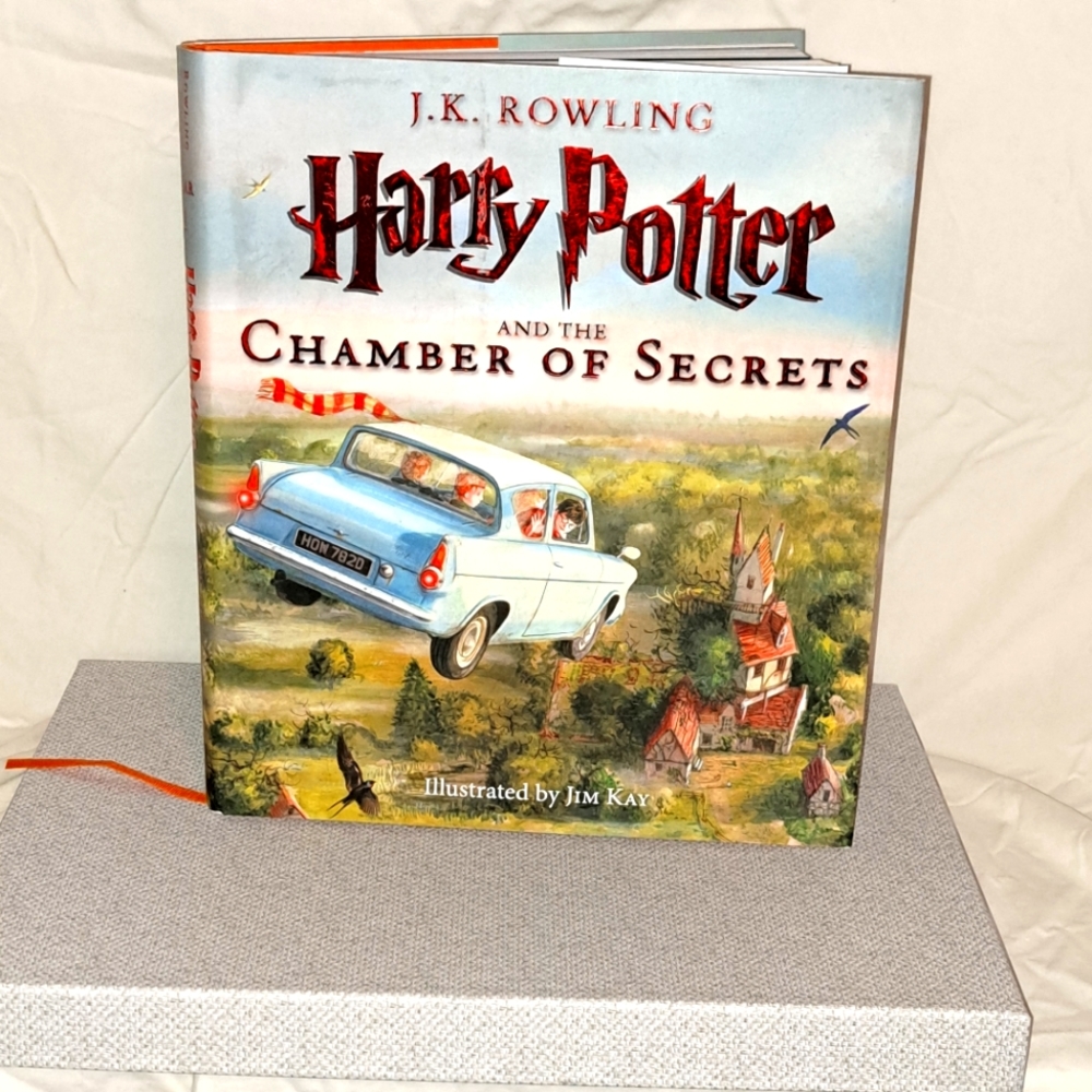 Harry Potter and the Chamber of Secrets (Book 2) Illustrated Edition NWOT 2016